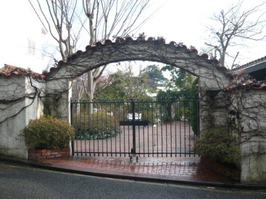 Denenchofu 5 House Entrance – JAPAN PROPERTY CENTRAL K.K.